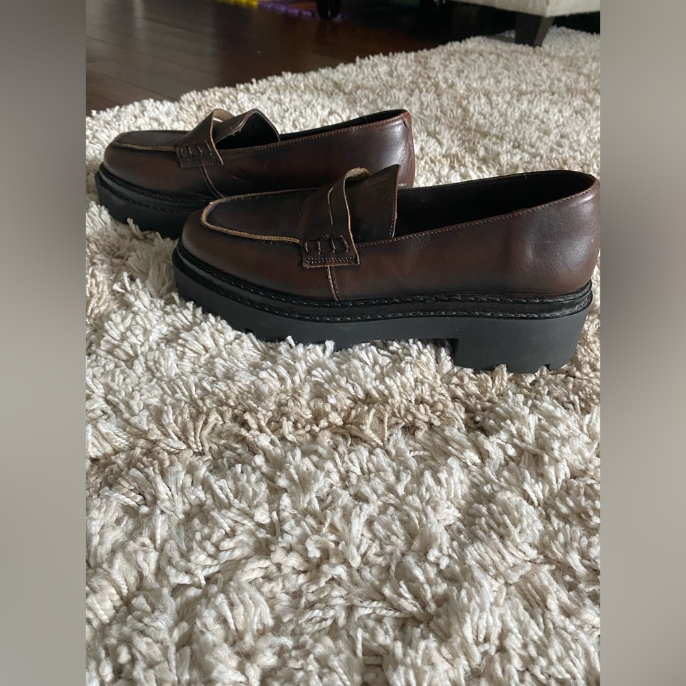 L’intervalle chunky loafers